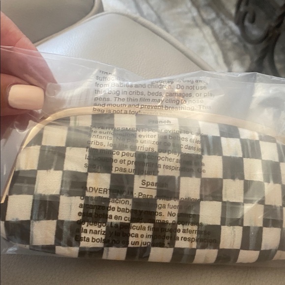 Brand New Mackenzie Childs Courtly Check Eyeglasses Case. Size 7" X 4.5". - Picture 3 of 7